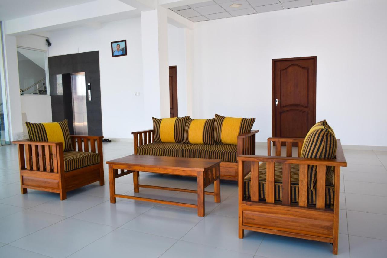 Catamaran6 Guest Inn Trincomalee Dış mekan fotoğraf