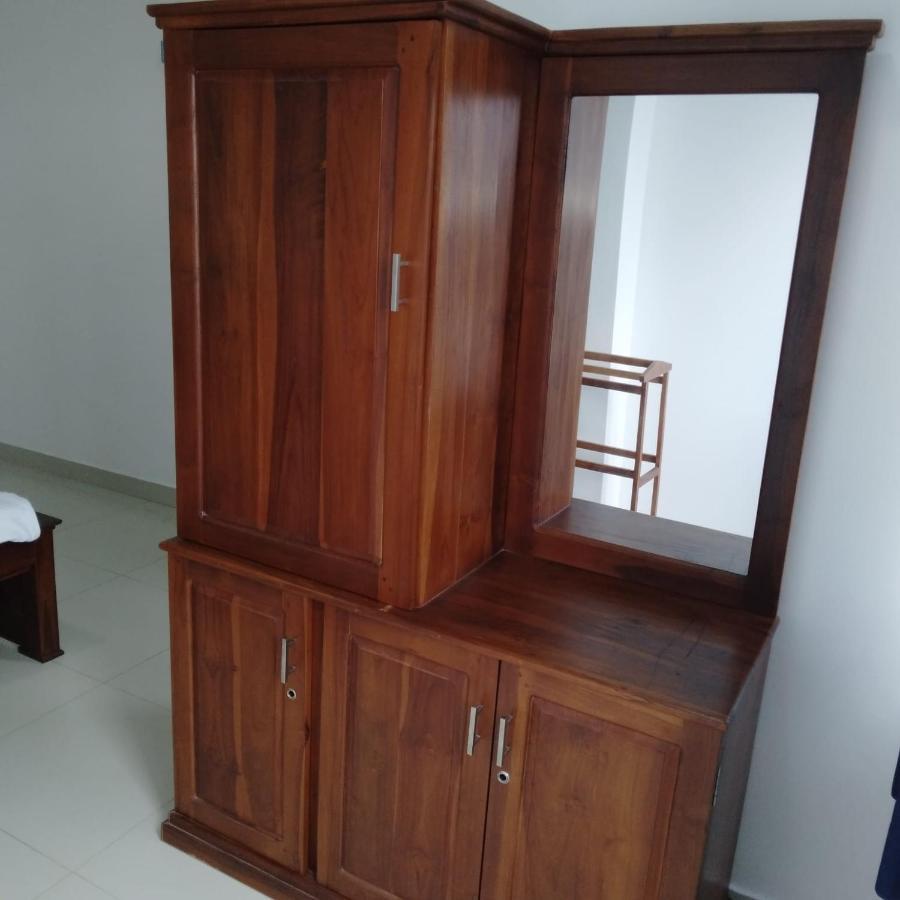 Catamaran6 Guest Inn Trincomalee Dış mekan fotoğraf